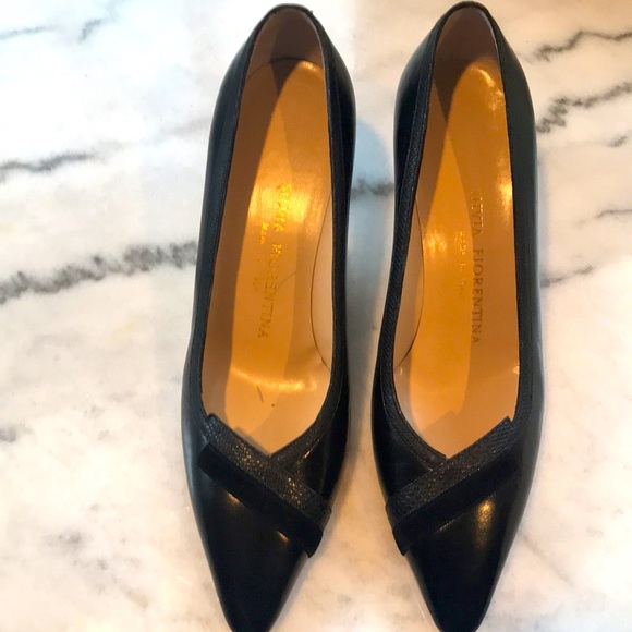 Classic Style!, in excellent condition. Leather with a Swade accent in front. - Picture 3 of 6